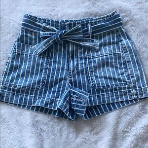 Size 4 American Eagle dress shorts